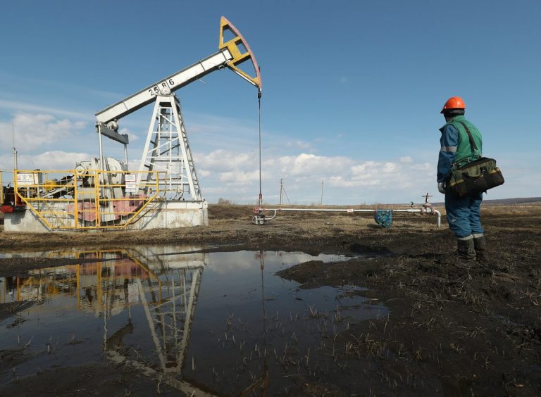 Бесплатная нефть: виноват ли COVID-19 в том, что цены упали ниже нуля, и что теперь будет