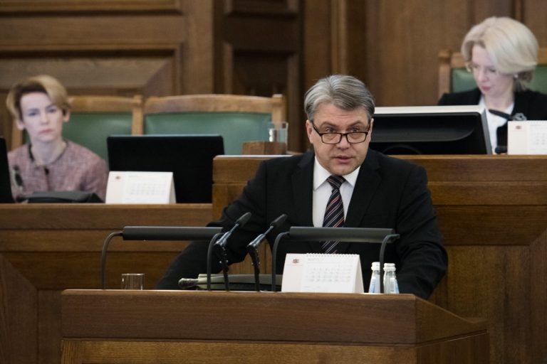 Обмдусмен: Латвия называет себя развитым государством. Но пособия платит не как в Германии
