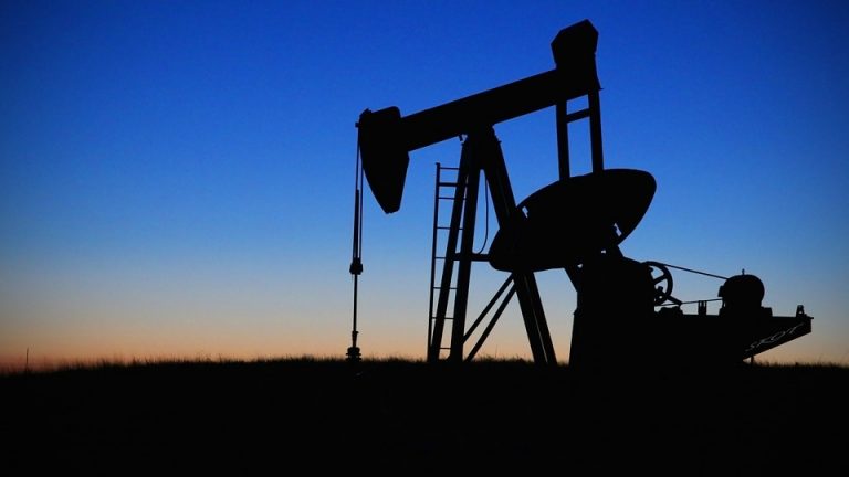 «Это кульминация»: эксперт объяснил, почему нефть стала бесплатной