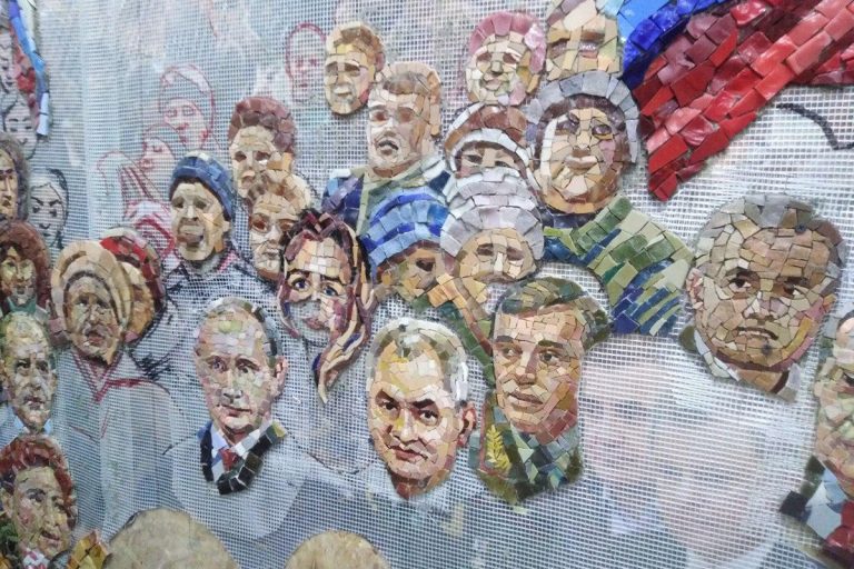 «Поработал дурак и патриот»: лидер группы «Несчастный случай» прокомментировал мозаику храма с Путиным