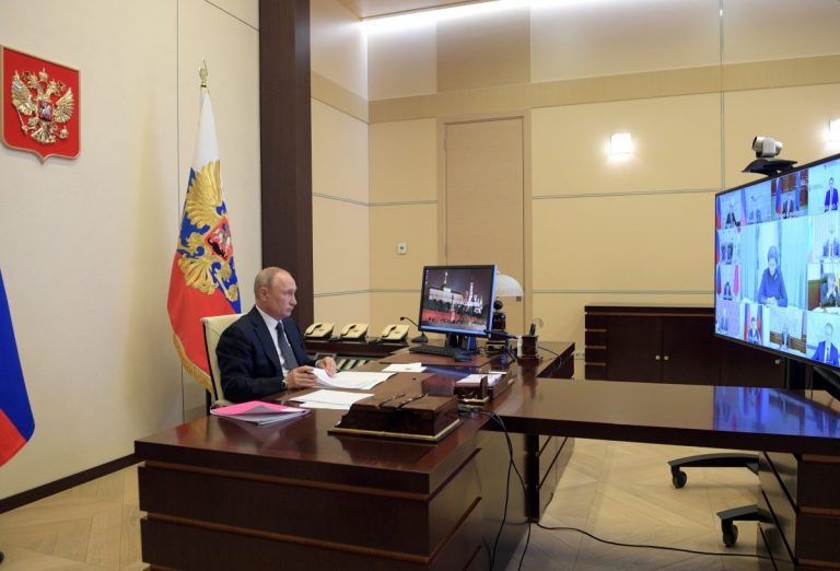 Путин продлил режим нерабочих дней в России до 11 мая