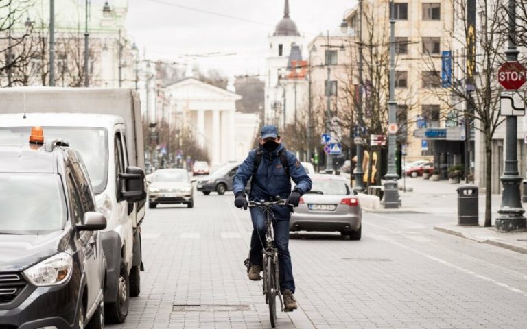 Литва постепенно снимает карантин. 10 мая разрешат авиаперелеты