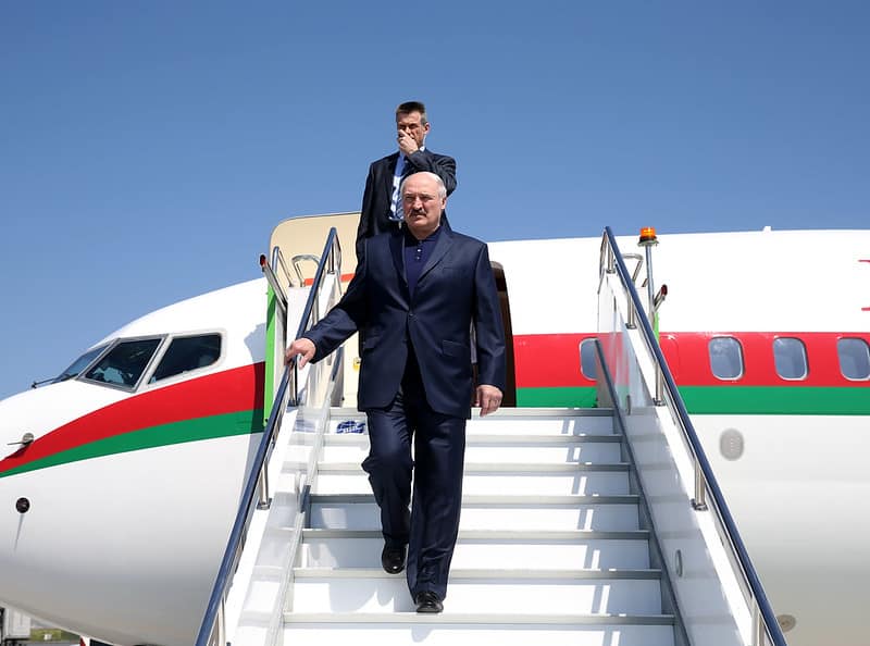 Лукашенко перенес послание парламенту из-за «коронапсихоза»