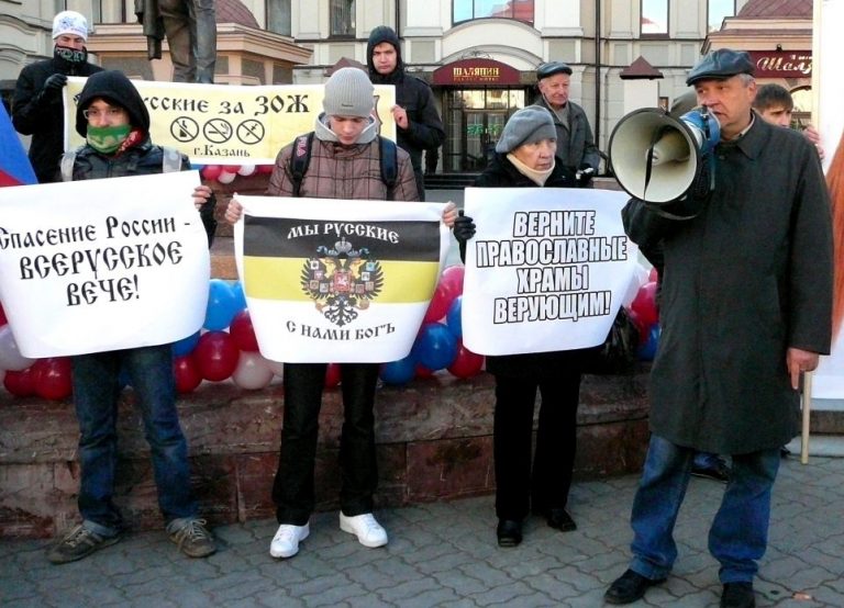 «Шовинизм опасен в любой стране»: правозащитник раскритиковал марш в защиту русских