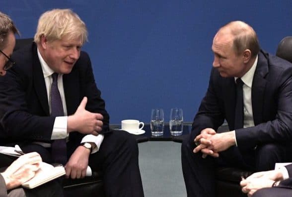 «Вам помогут энергия и чувство юмора»: Путин отправил телеграму Борису Джонсону