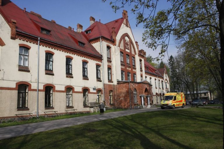 Капитал трех крупнейших больниц увеличат на 14 млн евро