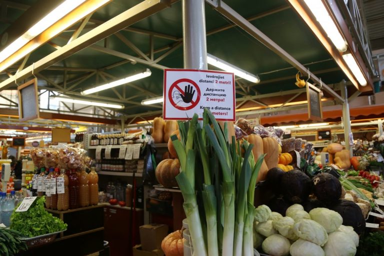 Выбирай местный продукт! Жителей Латвии призвали поддержать местных крестьян