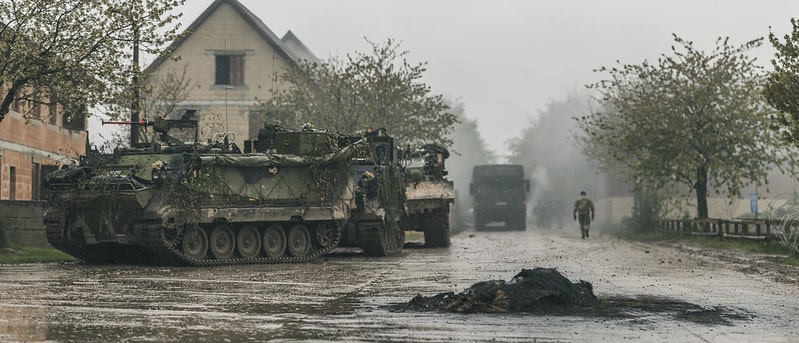 В Латгалии пройдут учения. На дорогу выйдет военная техника