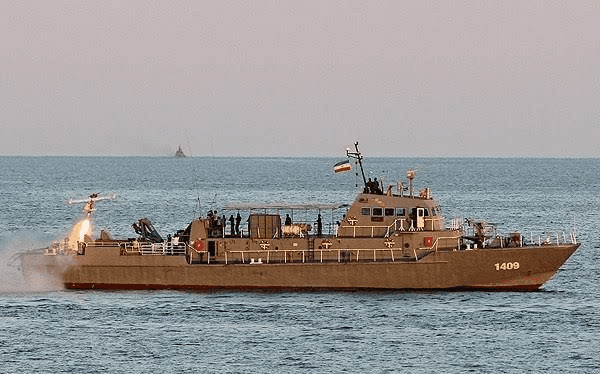 Иранские военные случайно обстреляли свой же корабль, убив весь экипаж