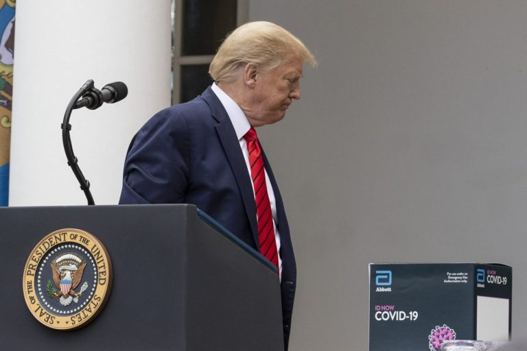 ВИДЕО: Трамп поругался с журналистами и прервал пресс-конференцию