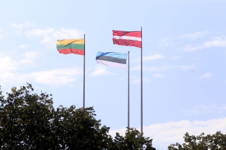 Балтийский островок: с пятницы жители Латвии смогут путешествовать в соседние страны