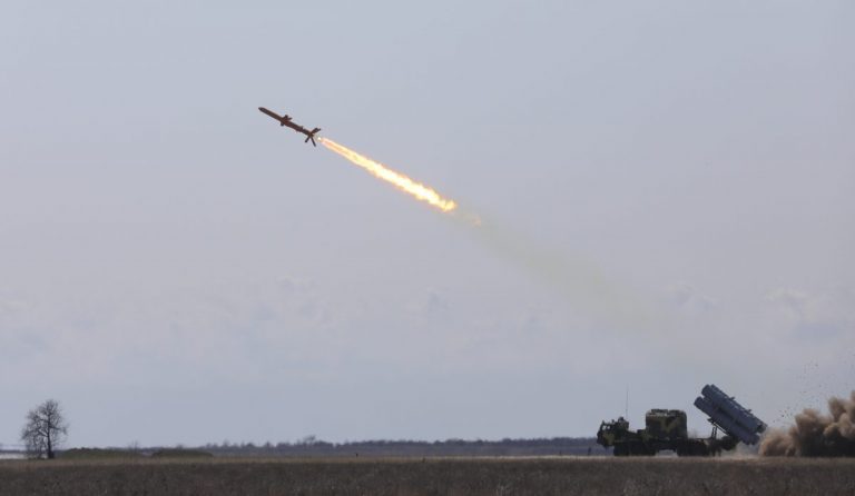 Boeing поставит Саудовской Аравии более тысячи ракет