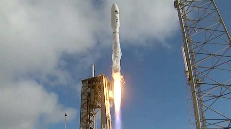 США запустили на орбиту ракету-носитель с секретным космопланом