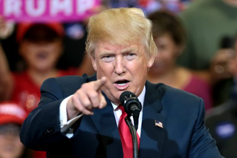 Трамп выдвинул ВОЗ ультиматум и обвинил в зависимости от Китая