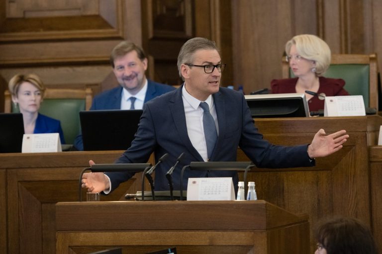 «Для развития/За!» не будет инициировать отставку Бондарса, проигравшего по делу Krājbanka