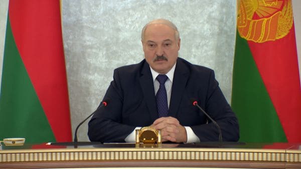 Лукашенко о выборах: мы сдаем экзамен и должны доказать, что можем управлять государством