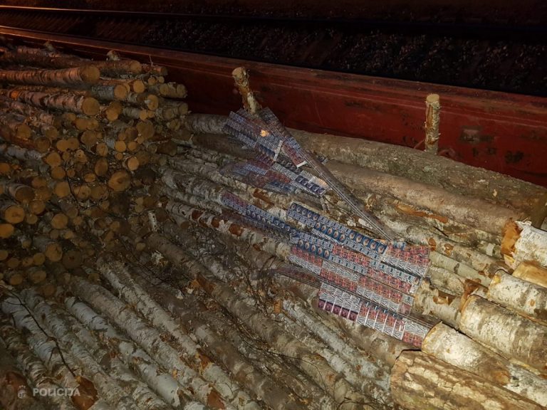 ФОТО: полиция показала очередной «улов» контрабандных сигарет