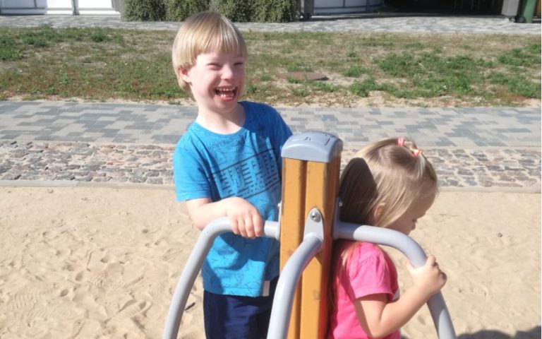 «Зелёная лампа»: помощь 6-летнему «солнечному» мальчику