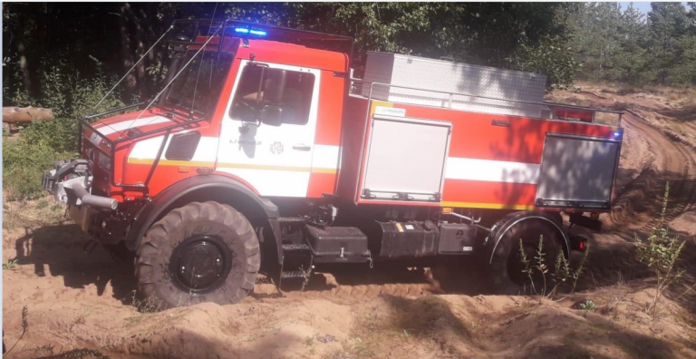 На Адажском полигоне возник лесной пожар: огонь распространился на 4 га