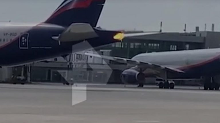 В Шереметьево Boeing загорелся после посадки