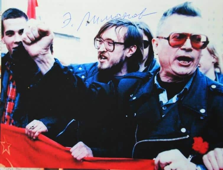 Никто не умел курить так красиво, как это делала Мэрилин Монро другие занимательные фотографии