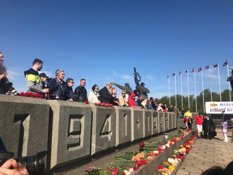 В окрестностях парка Победы 9 мая будет запрещена стоянка автомашин и установлены предупреждения о запрете собраний