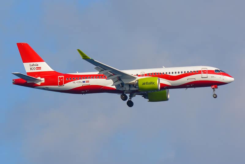 airBaltic расширяет сеть маршрутов: теперь можно лететь и в Париж