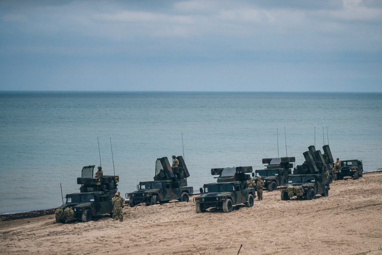 ФОТО: в Латвии проходят международные военные учения