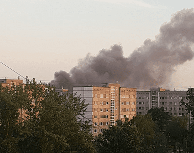 ВИДЕО: крупный пожар в Кенгарагсе. Загорелся склад сети ресторанов LIDO