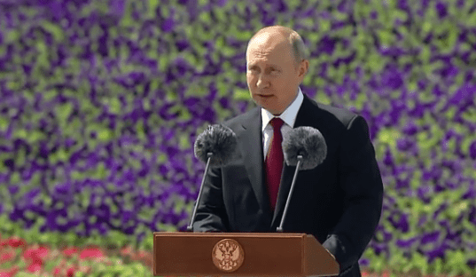 Путин поздравил соотечественников, проживающих за рубежом, с праздником