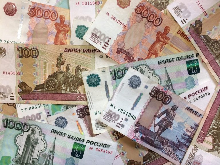 Опрос: все меньше латвийцев хотят инвестиций из России