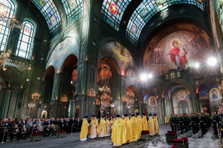 В Москве открыли главный храм Вооруженных сил России - его освятил патриарх Кирилл