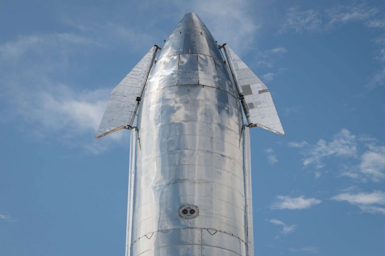 SpaceX построит плавучие космодромы для запуска ракет на Луну и Марс
