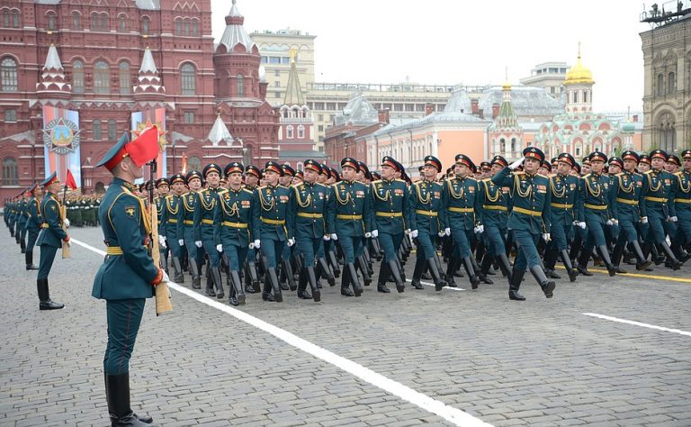 Ветераны смогут не носить маски на параде Победы в Москве