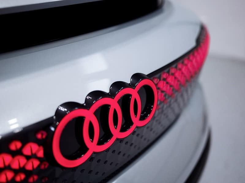 Audi разрывает рекламный контракт с Собчак из-за ее сообщения в Instagram
