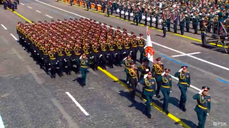 ВИДЕО: в Москве проходит парад Победы