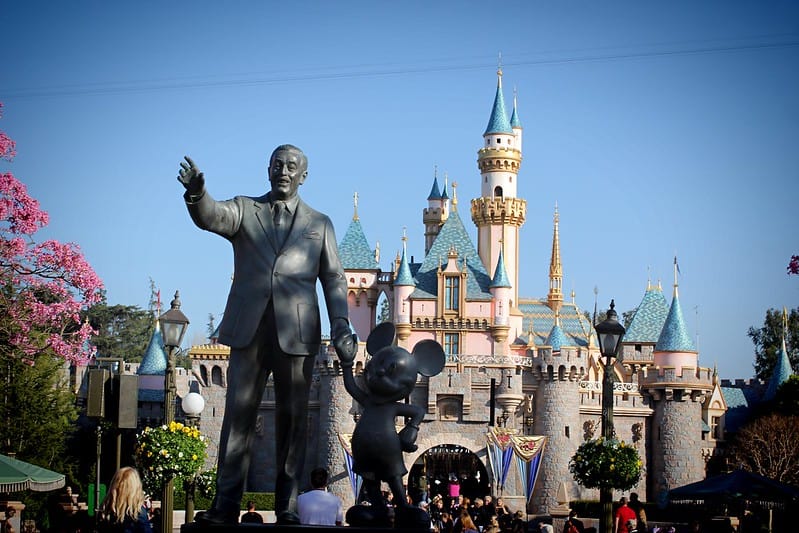 Опять расизм: Disney поменяет тематику аттракциона в парках развлечений после обвинений