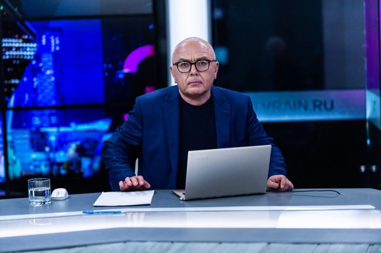 Журналист Дождя Павел Лобков проголосовал дважды. Сегодня к нему пришла полиция
