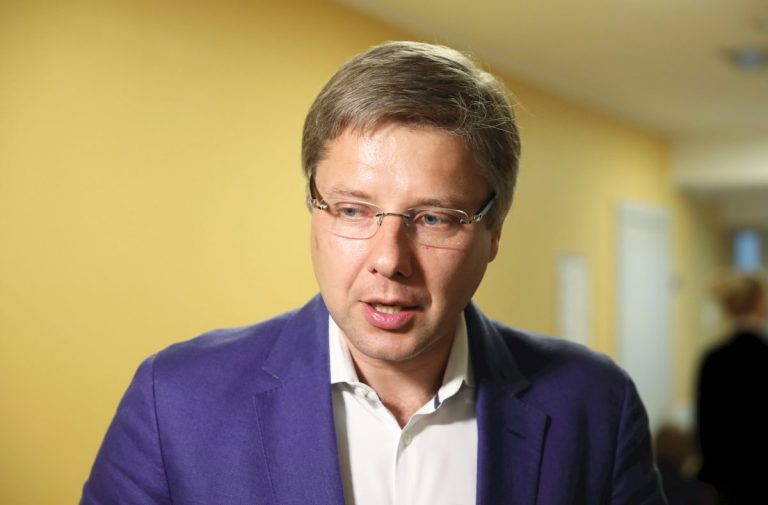 Ушаков официально оспорил свое отстранение с поста мэра Риги