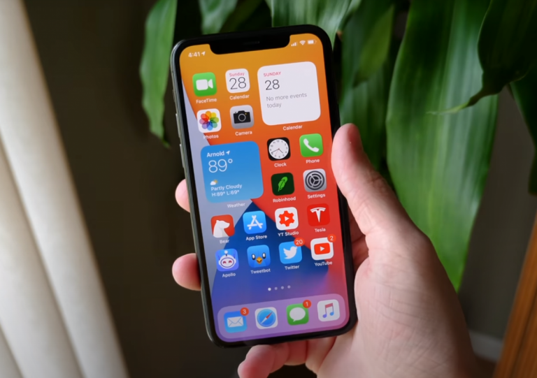 iPhone 12 впервые показали на видео