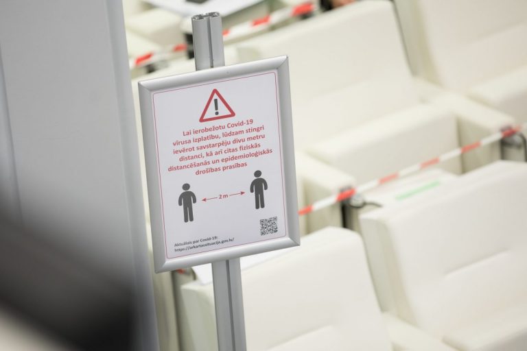 Жизнь после ЧС в Латвии: бесплатные анализы для всех жителей, занятия спортом, турпоездки и 100 человек в помещениях