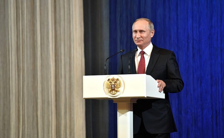Владимир Путин прогосовал по поправкам в Конституцию России (ВИДЕО)