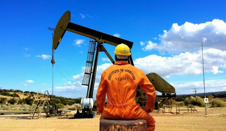 Страны ОПЕК+ собирают увеличит добычу нефти