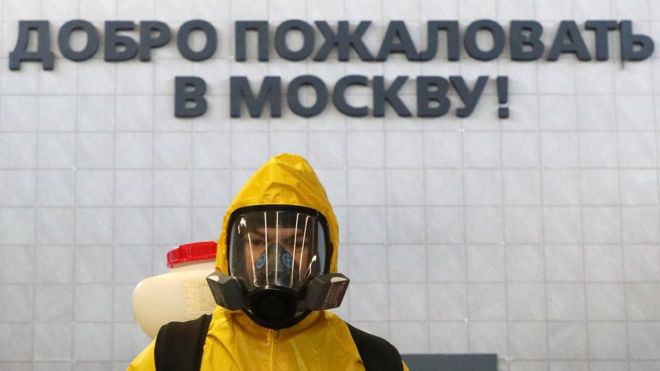 Пандемия в России: 14-дневный карантин при въезде отменяется