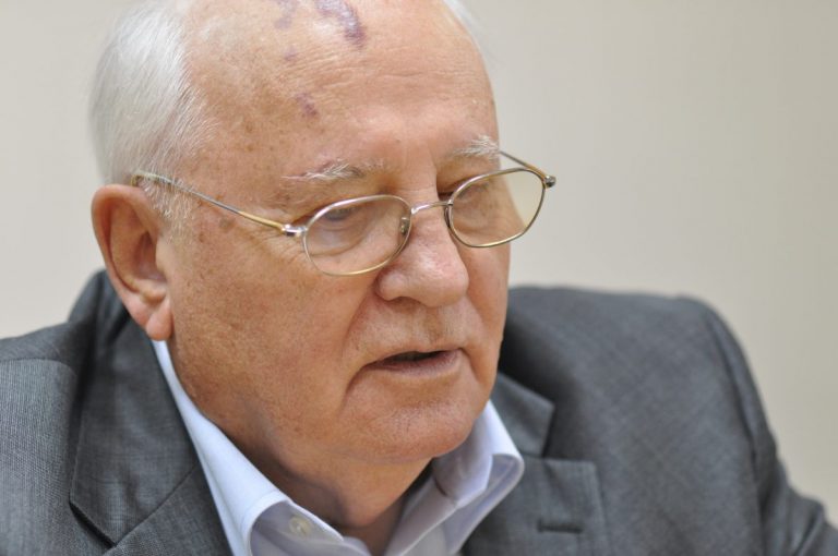 Жириновский: страны Балтии вышли из СССР из-за Горбачева, за это мы похороним его в Митино