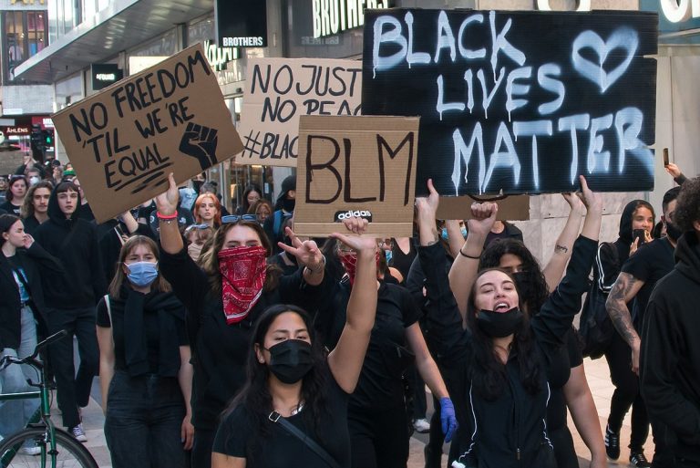 Две трети американцев поддерживают Black Lives Matter