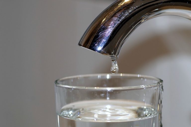 В Риге ремонтируют коммуникации: возможно помутнение воды