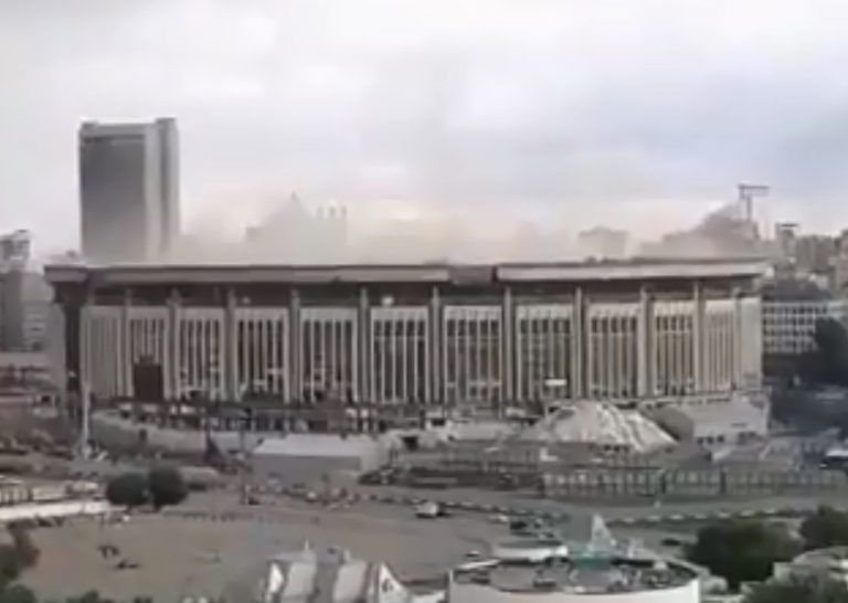 ВИДЕО: в Москве сносят легендарный стадион «Олимпийский»