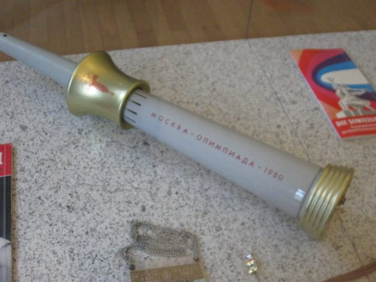 Факел Олимпиады-1980 продали за 2,5 тысячи евро