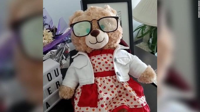 Звезда Голливуда решил помочь женщине вернуть украденную игрушку. Он предложил награду $5000